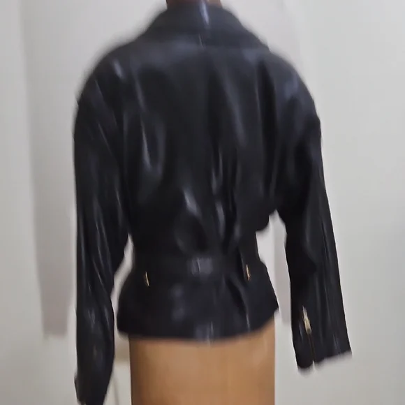 Black Leather Biker Belted Jacket with Fitted Silhouette and Diagonal Zipper - Picture 4 of 15